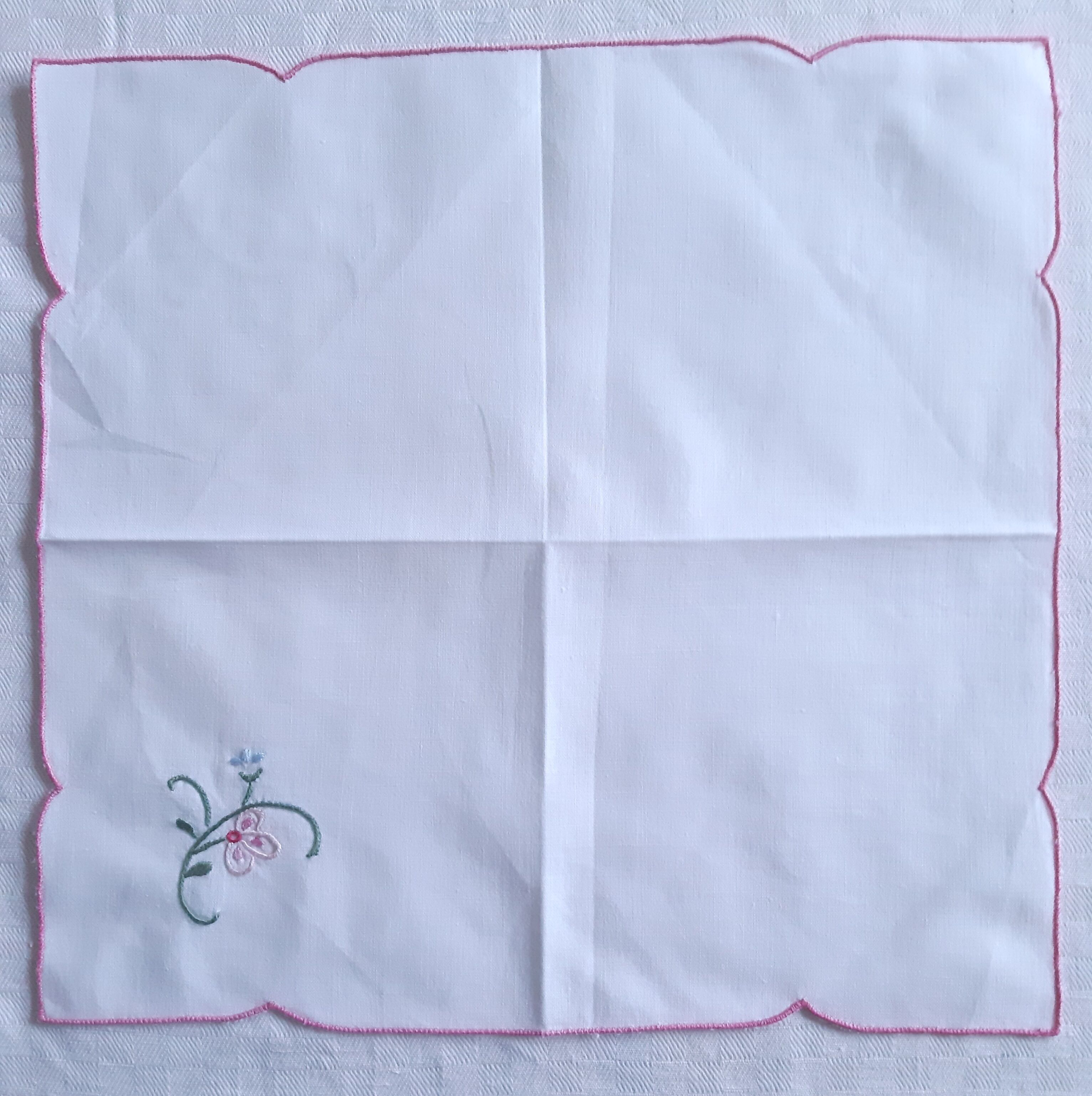 Nappe et 6 serviettes à thé