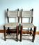Chaises en bois brutaliste et corde