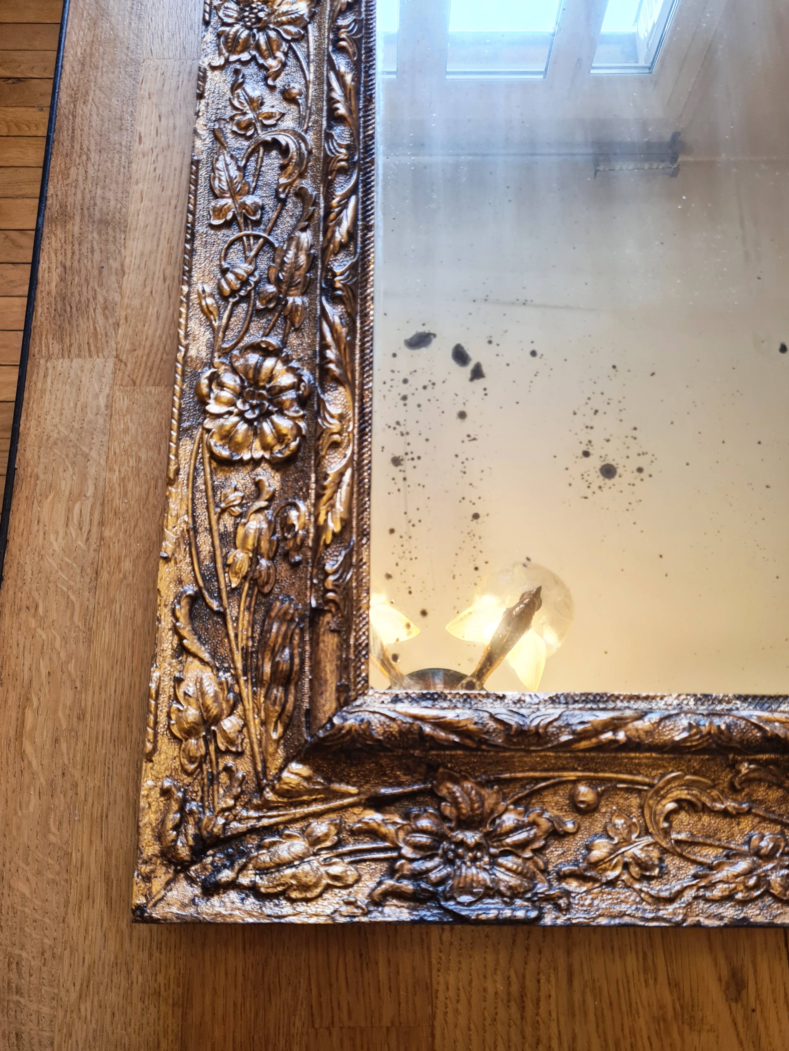 Miroir “Clotilde” – décor floral doré
