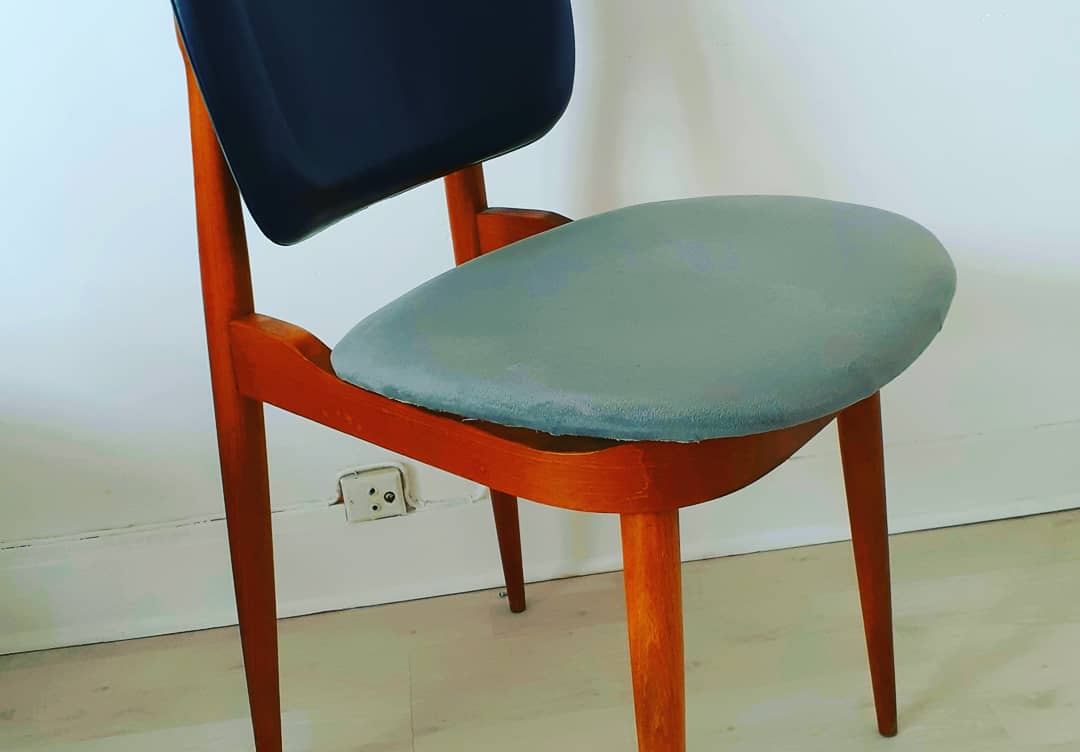 6 Baumann's "pegasus" chairs