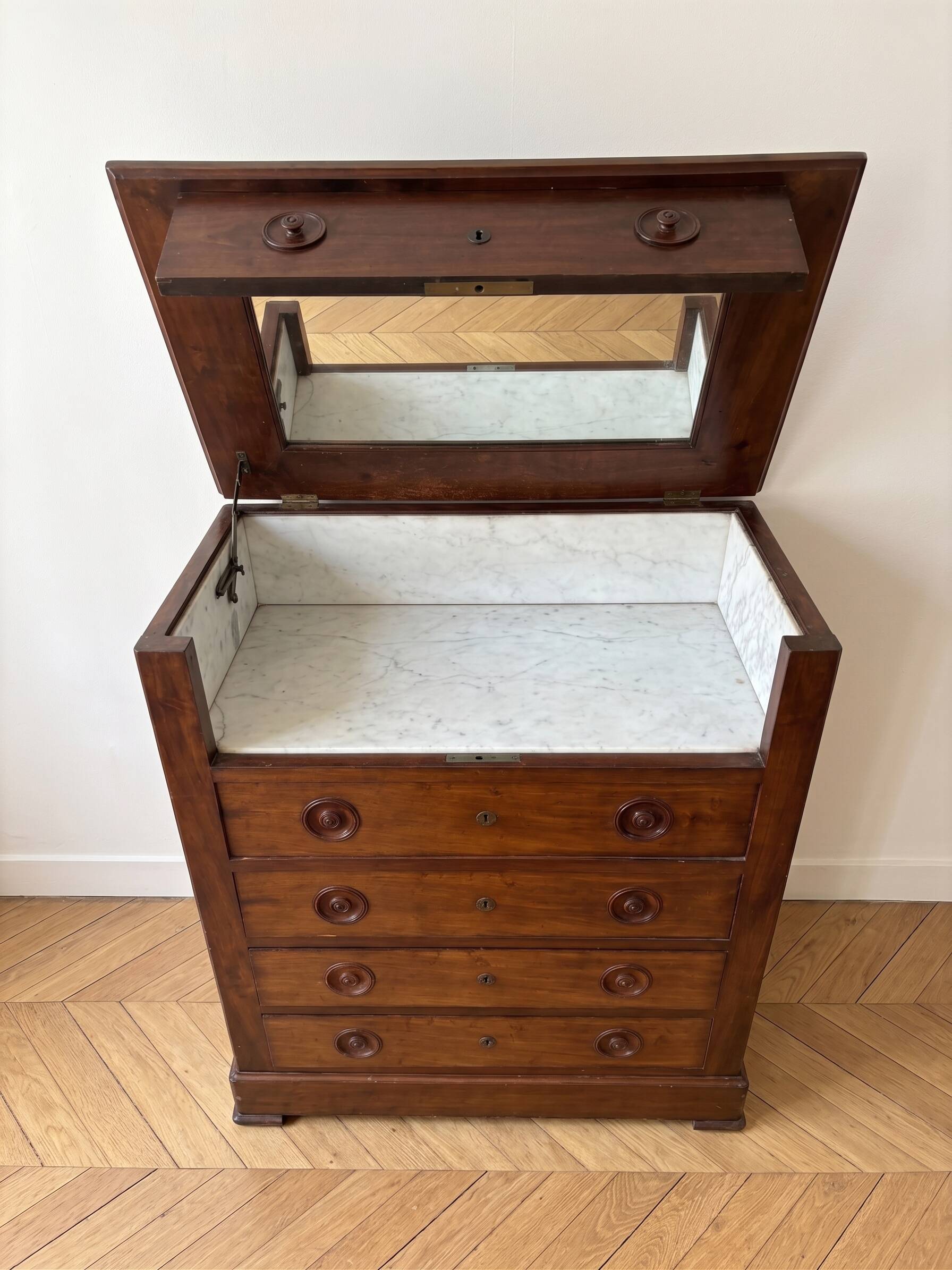 Dressing table with marble top