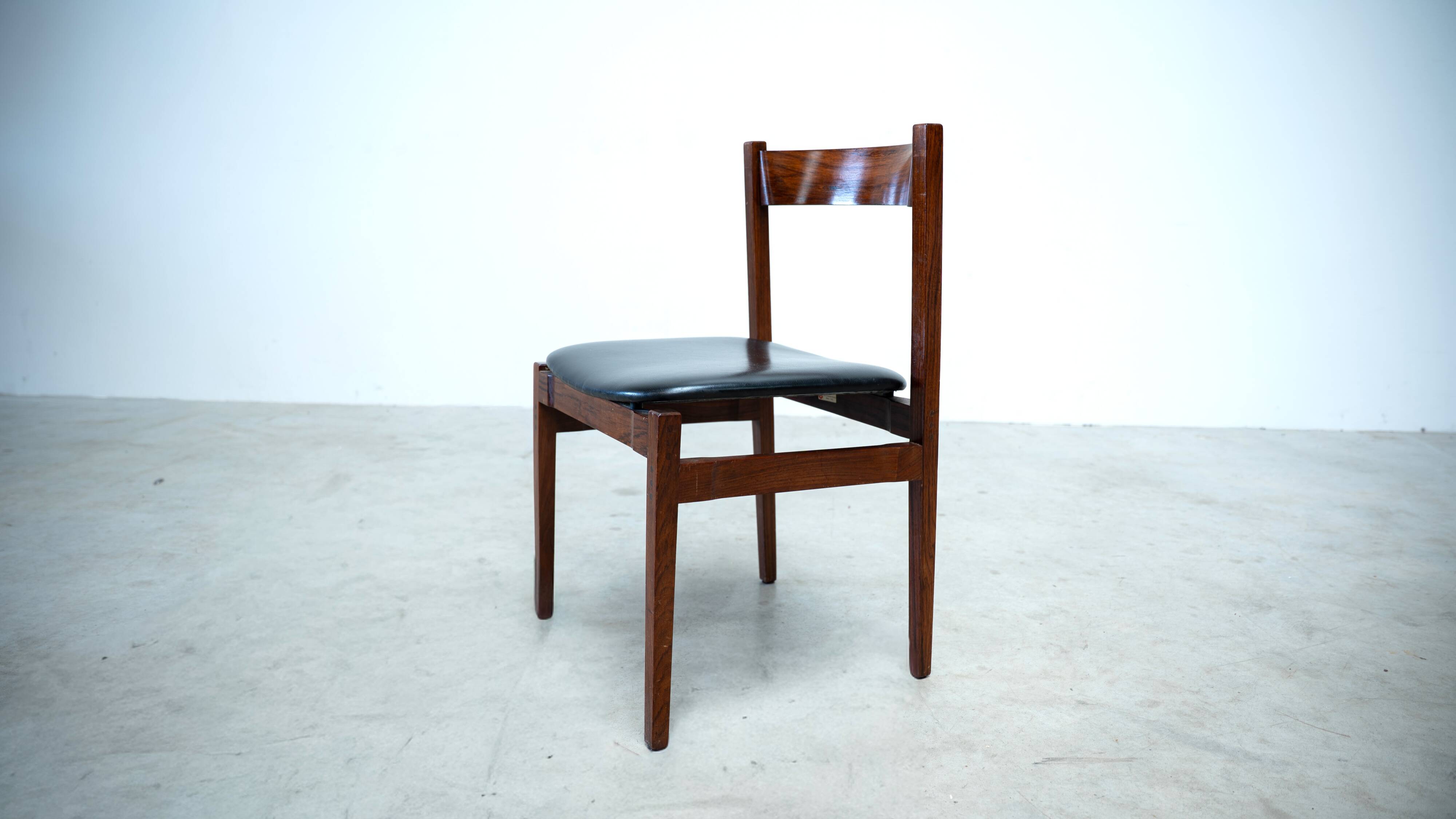 Set of six model 101 rosewood dining chairs by Gianfranco Frattini