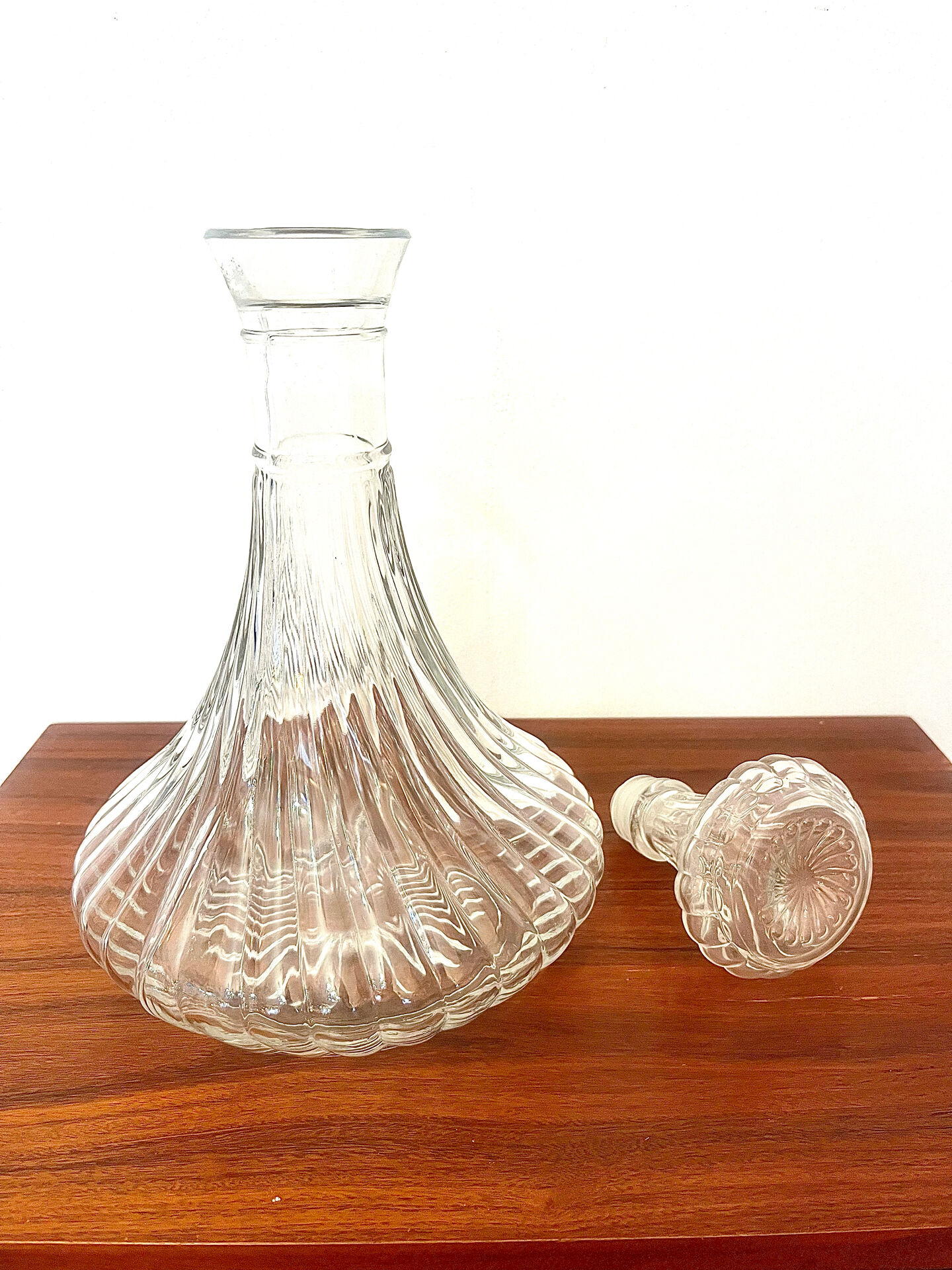 Twisted crystal decanter