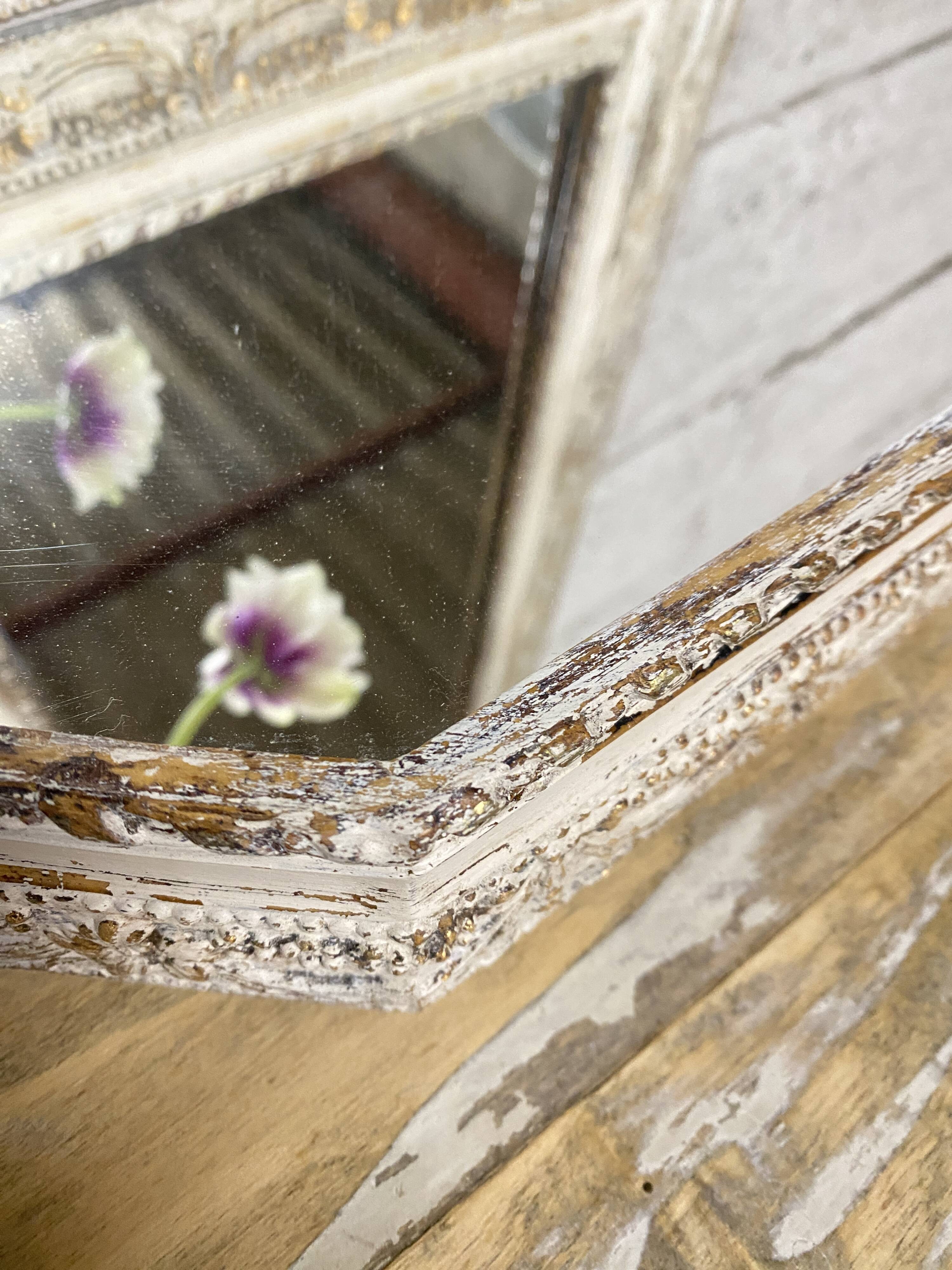 Double-sided tabletop mirror