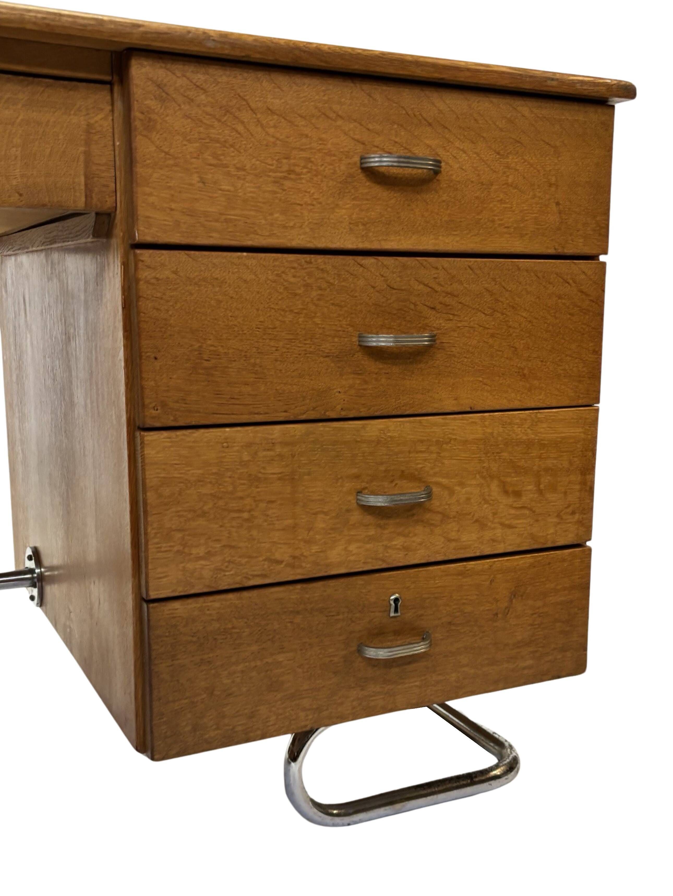 Bureau tubulaire de style Bauhaus du milieu du siècle, design des années 40 en chêne