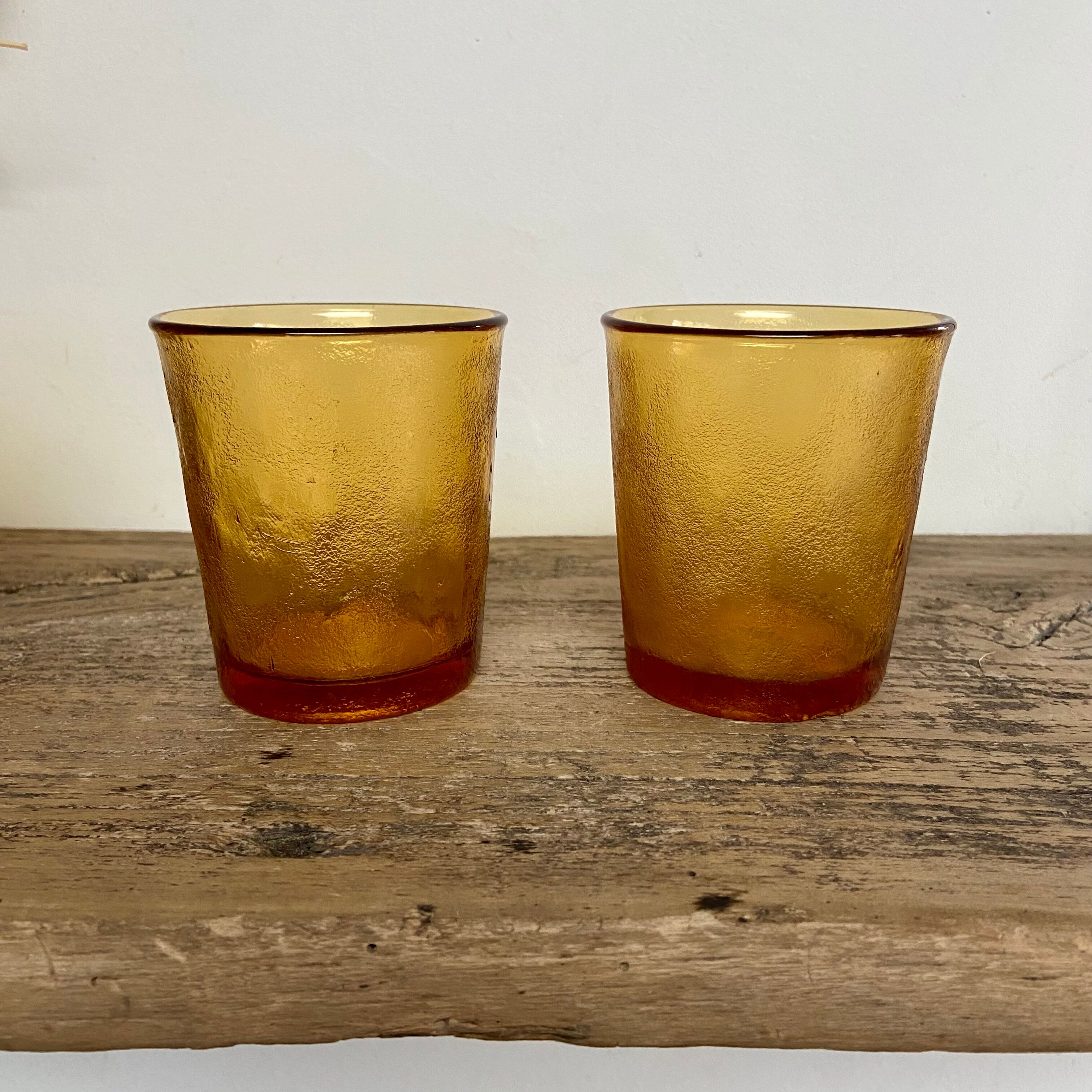 6 vintage Arcoroc Sierra textured amber glasses