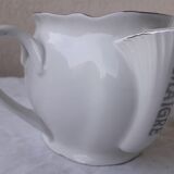 Porcelain sauce boat