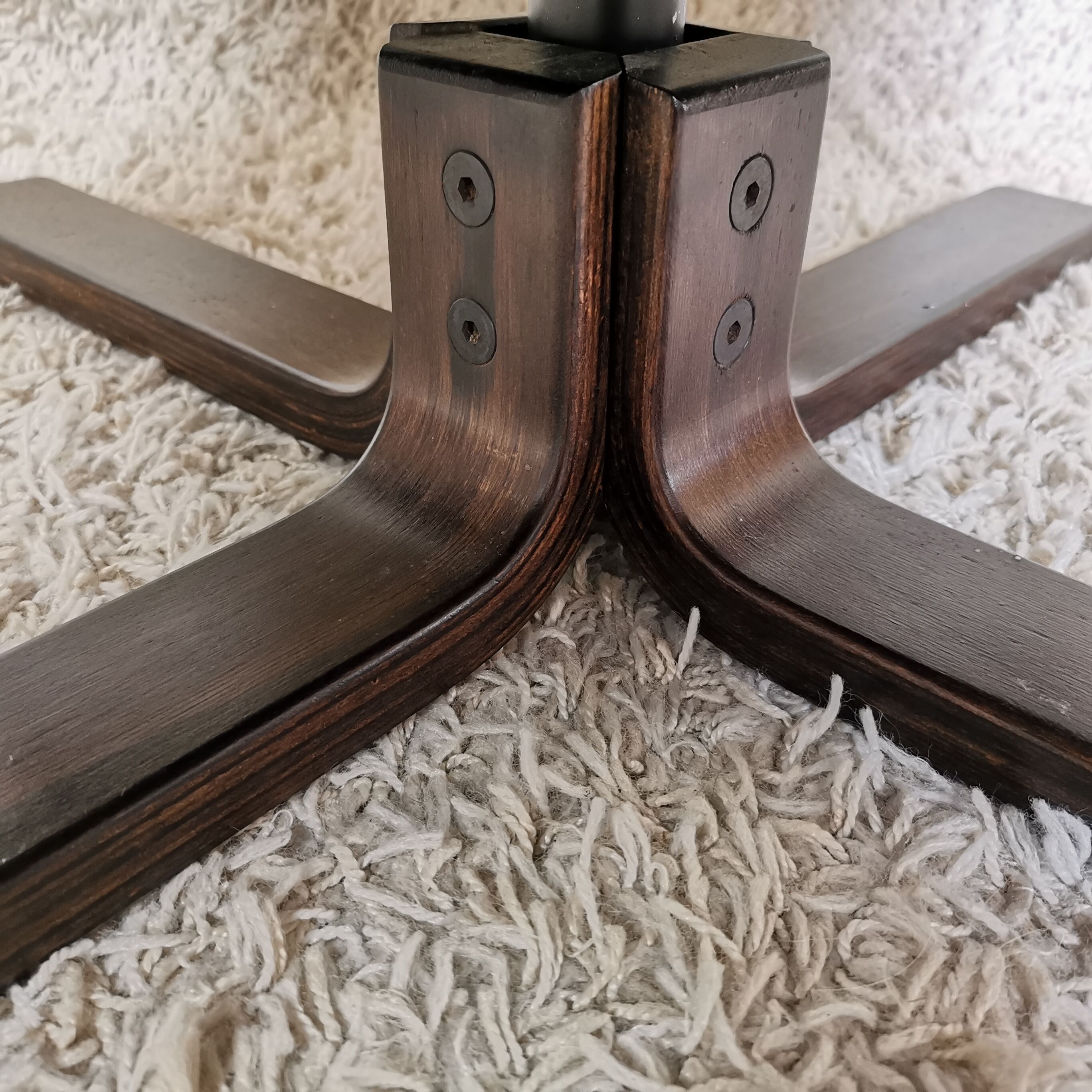 Fauteuil pivotant cuir scandinave
