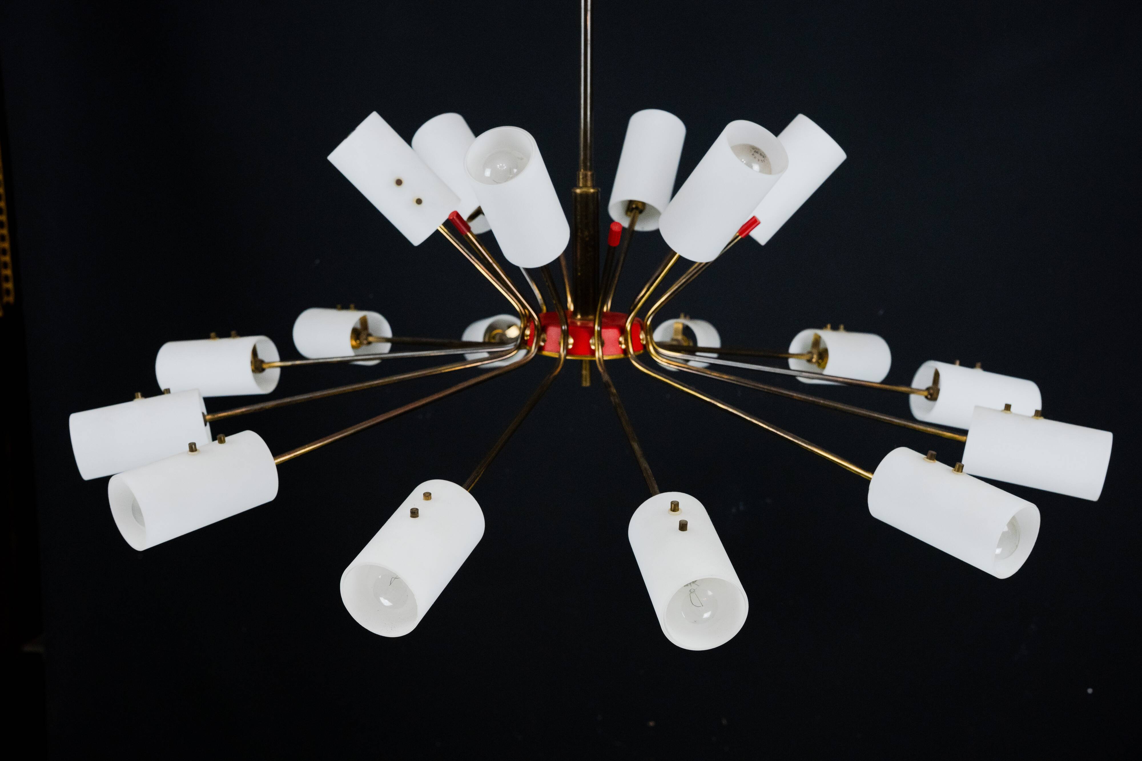 Large Mid-Century 18 arms chandelier in the manner of Arredoluce. Italy 195