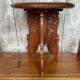 Ancienne table basse tripode bois sculpté & laiton incrusté inde vintage
