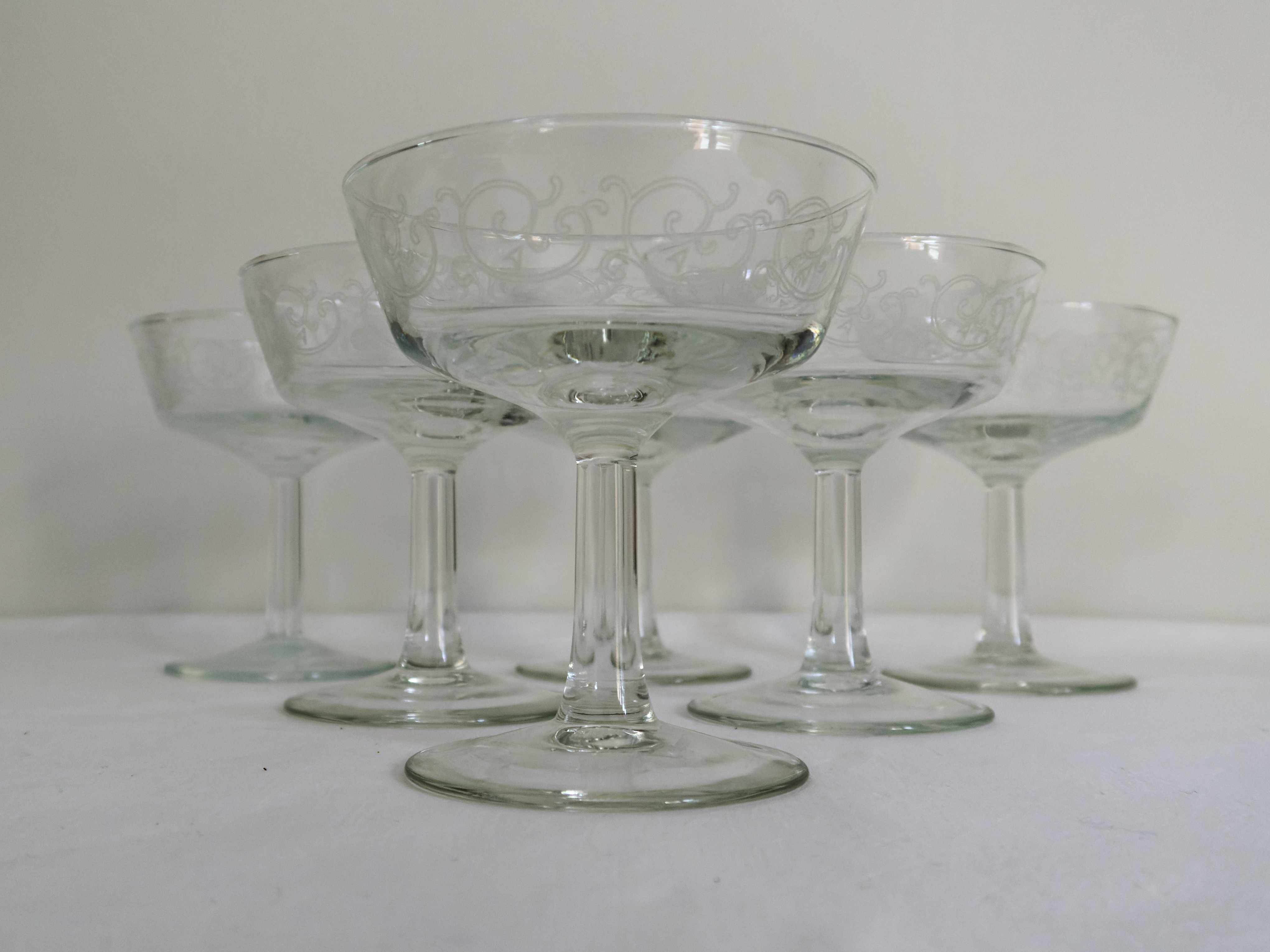 Lot 6 glasses champagne arabesque décor