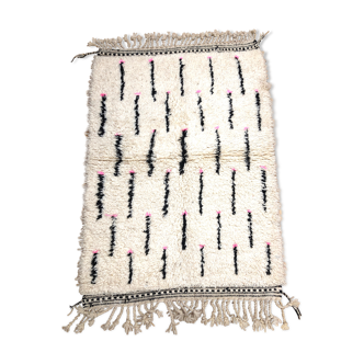 Berber Carpet Beni Ouarain with black and pink motifs 1,48x1.06m