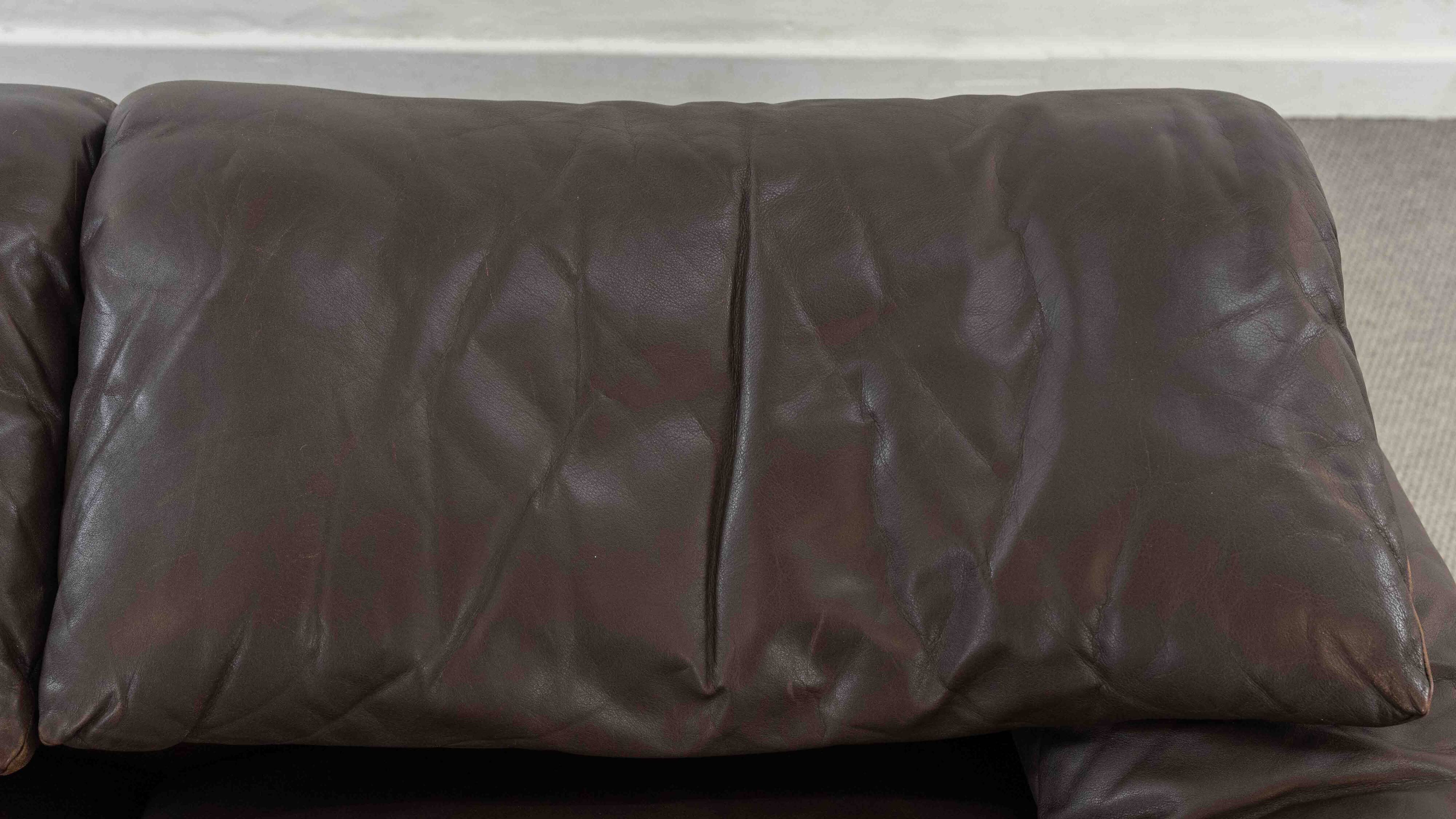 Brown leather 2-seater sofa Cassina Maralunga by Vico Magistretti