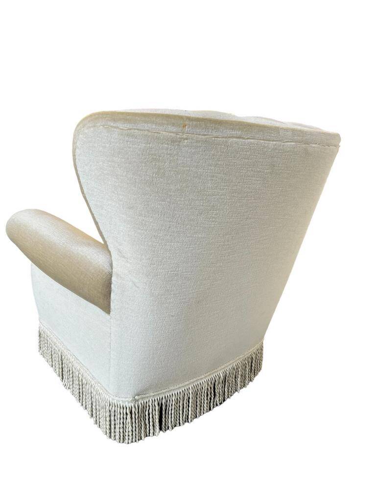Vintage beige single seat / armchair / club chair with fringes
