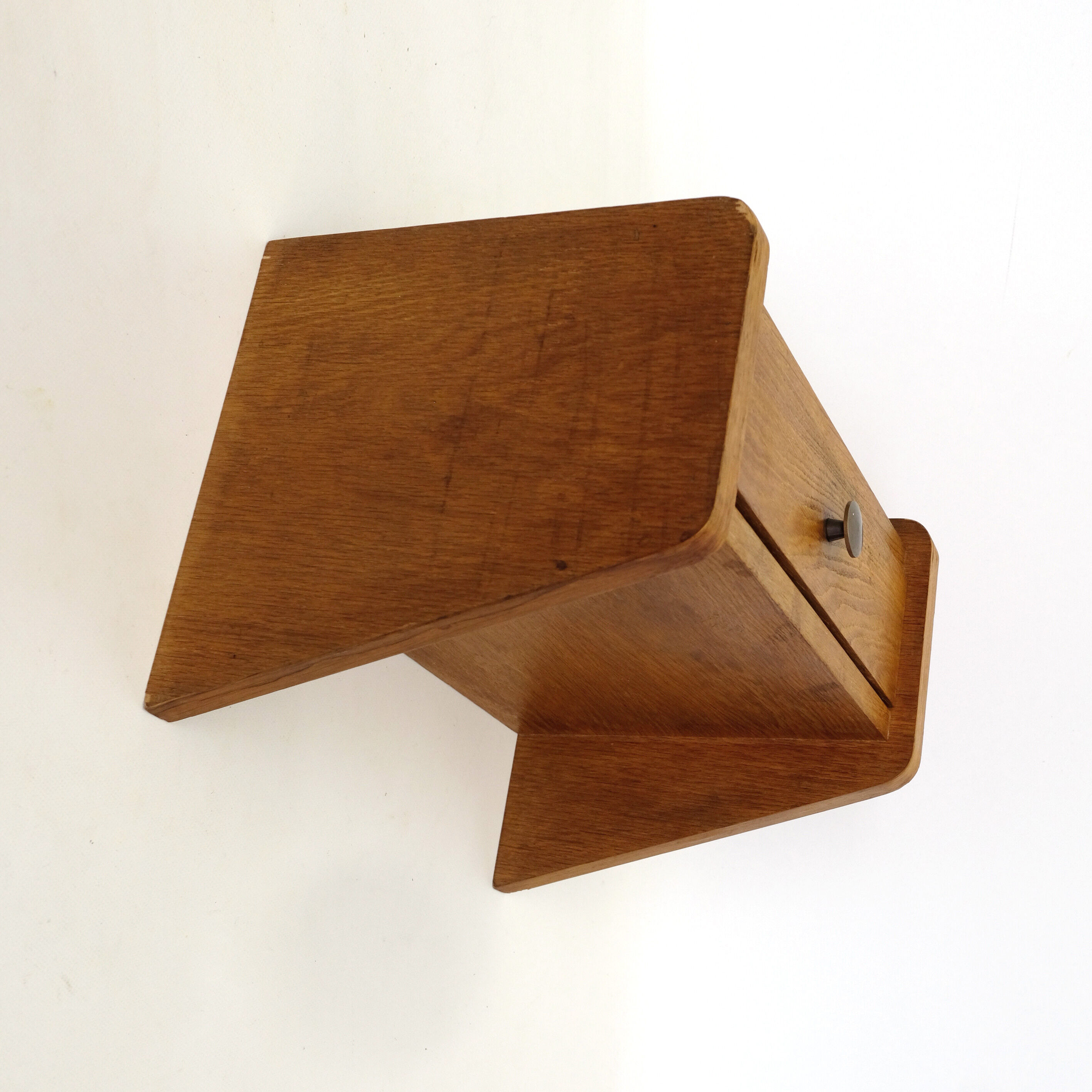 Small bedside to hang from a drawer of the 50s.
