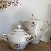 Cafetière et sucrier en porcelaine