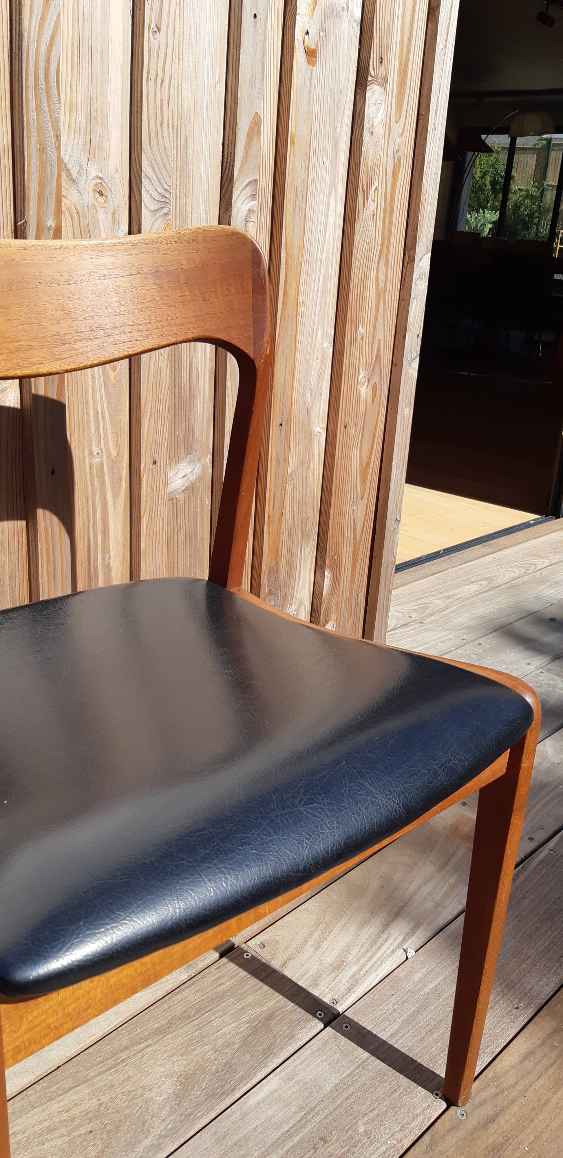 Set of 4 Scandinavian teak chairs and sky seats