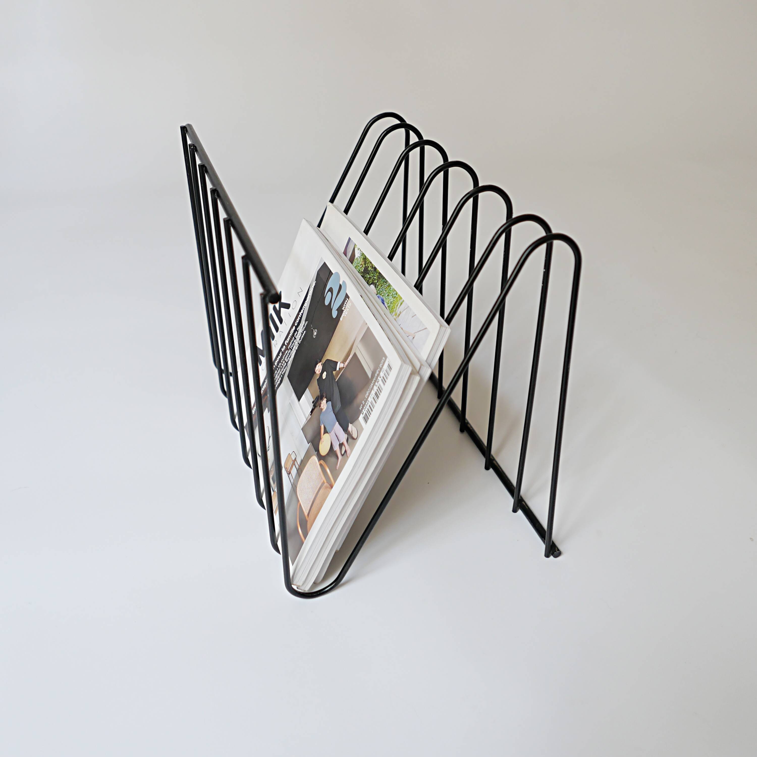 design François Arnal Atelier A vintage 1970 Zigzag magazine rack