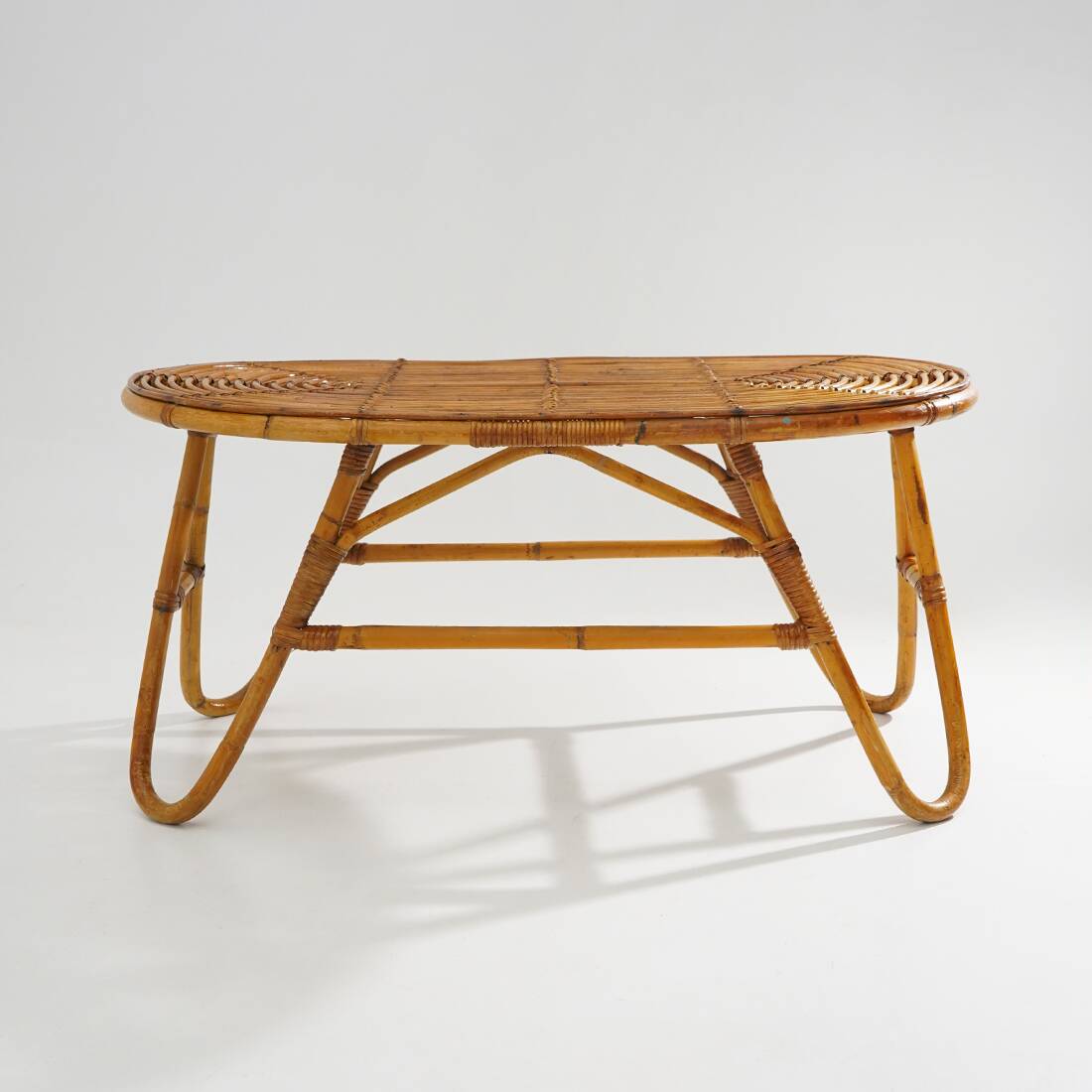 Table basse ovale en osier, années 1950