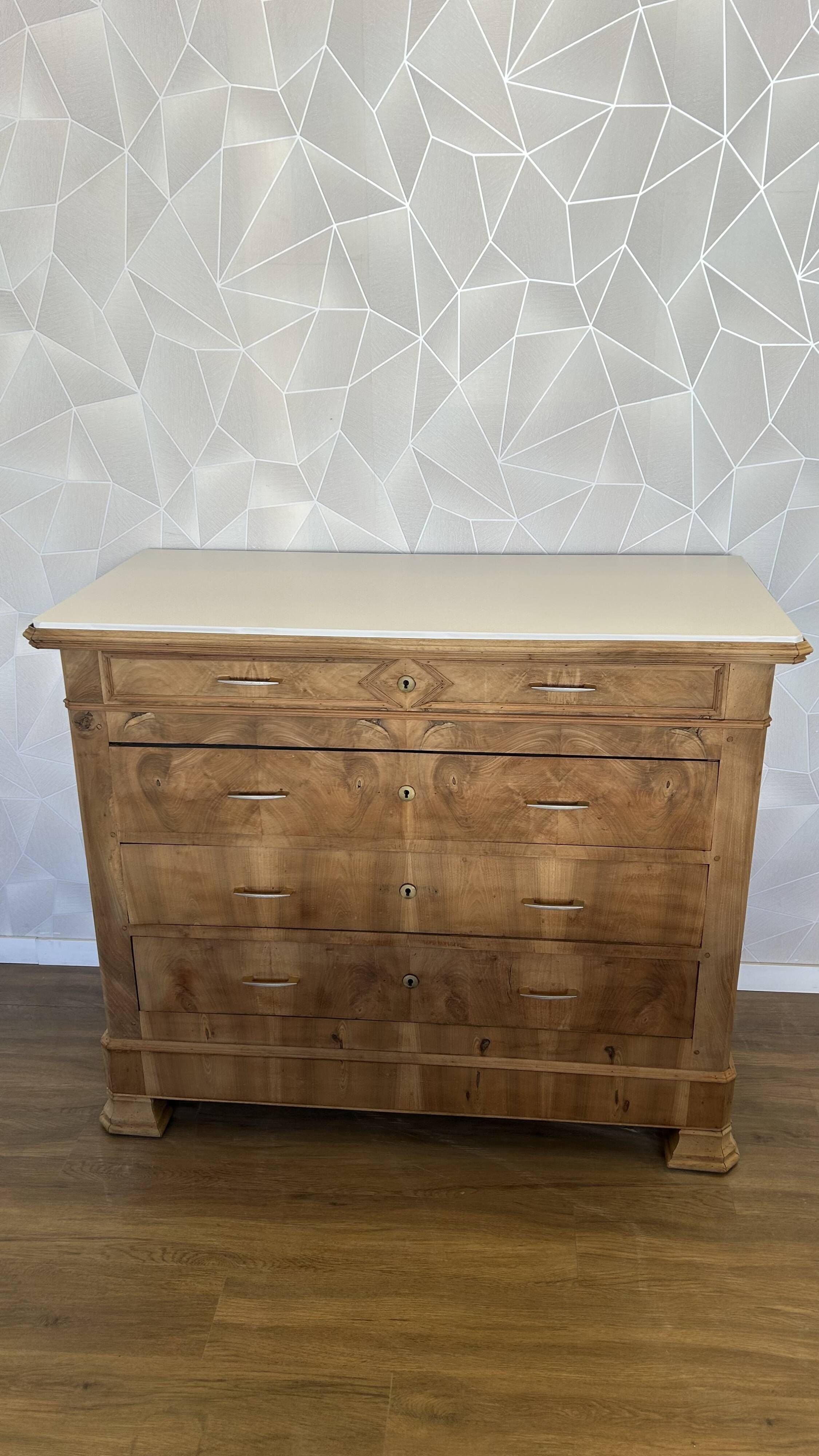 Antique 4-drawer airbrushed chest of drawers