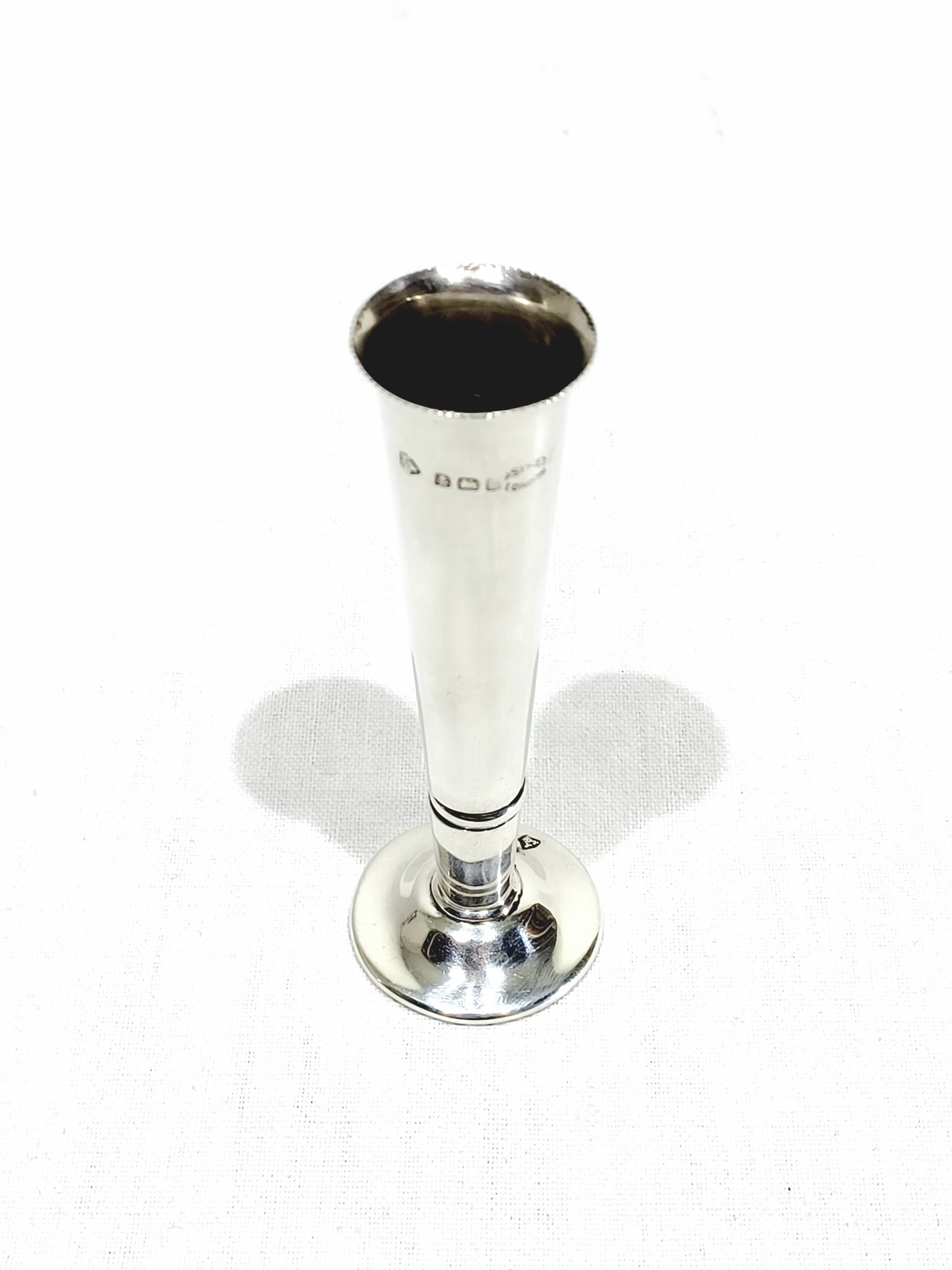 Asprey & Co - Small silver cornet vase