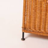 Magazine holder