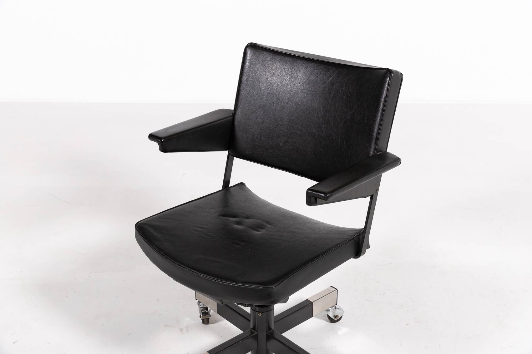 Gispen desk chair Model 1637 by AR Cordemeyer