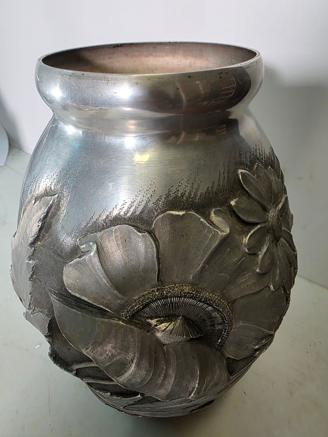 Art Deco vase in repoussé tin Signed Houzeaux Floral decoration 30 cm