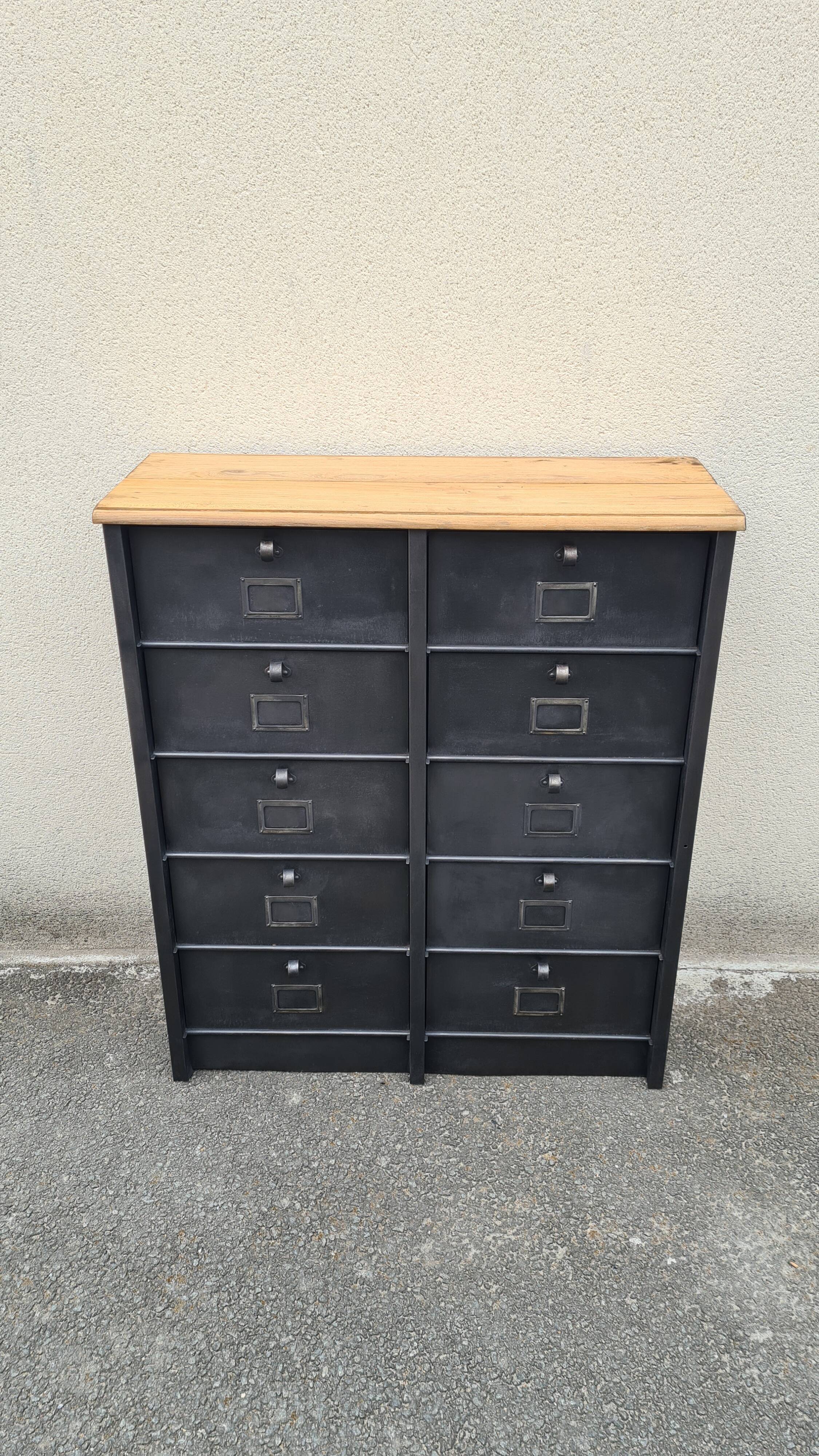 Strafor valve cabinet