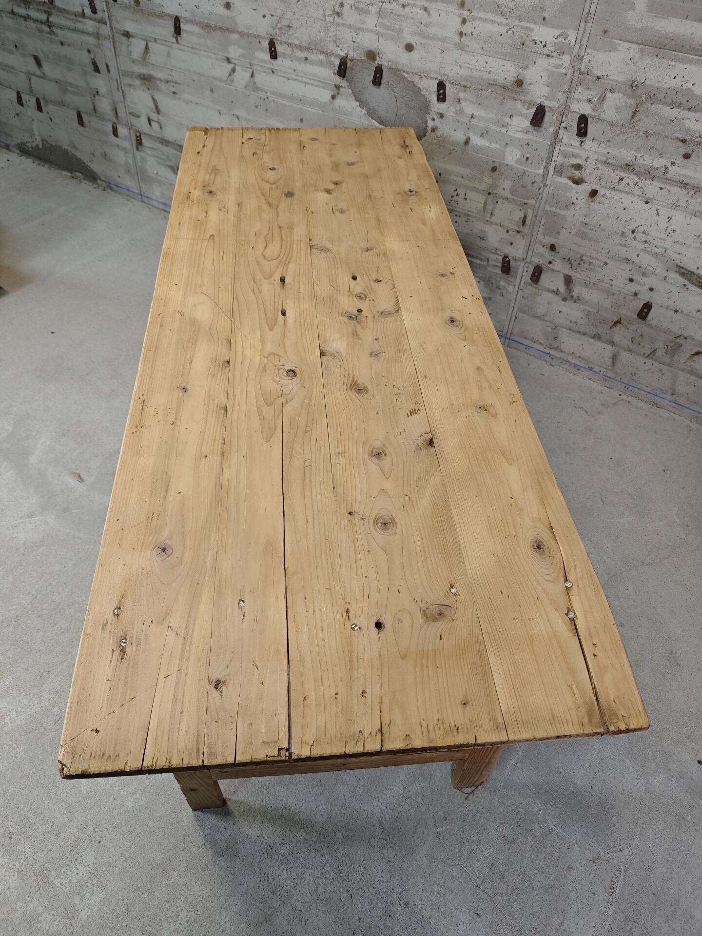 Pine garden table