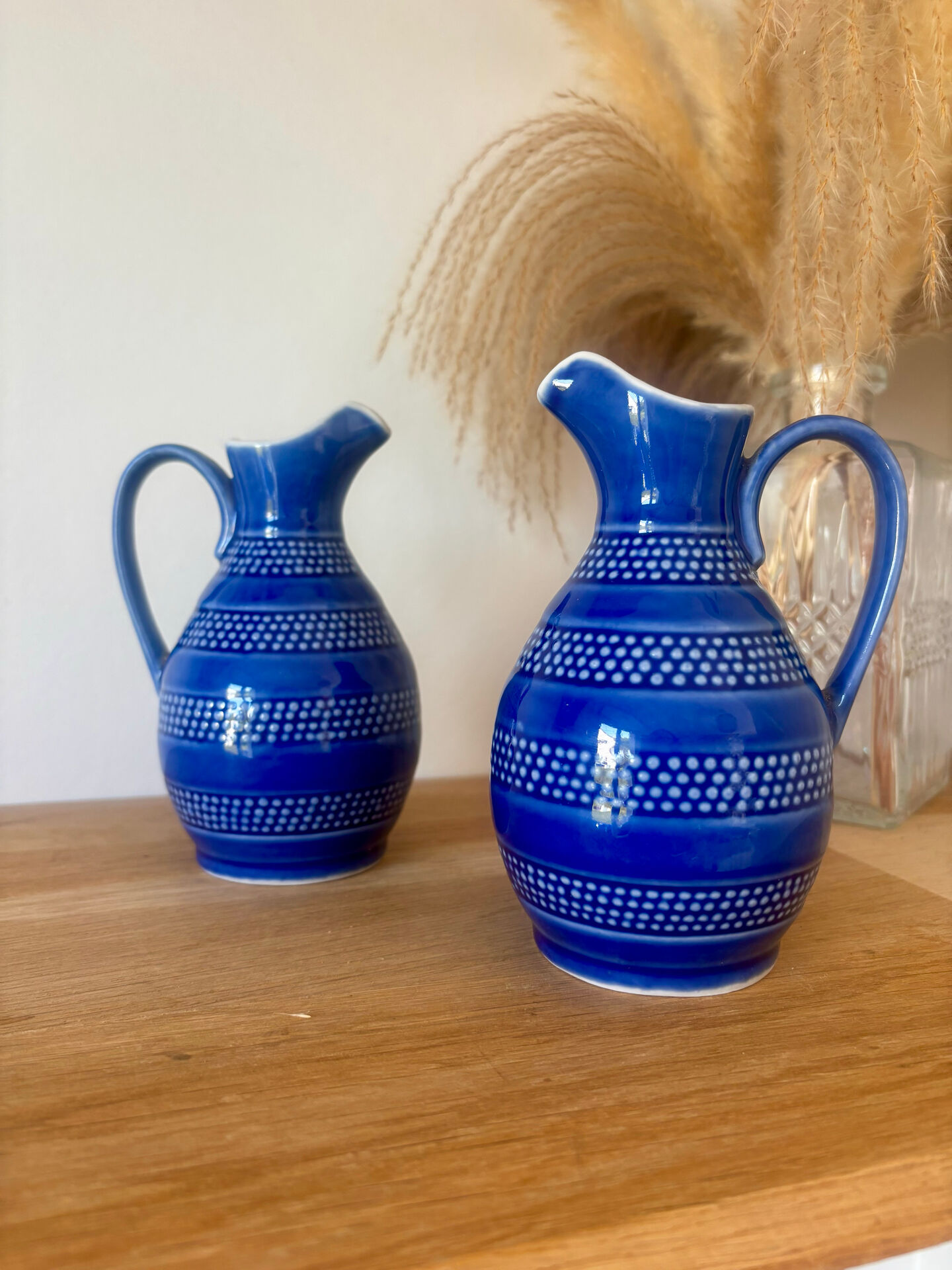 Ensemble de deux petits pichets 33 cl en céramique bleue