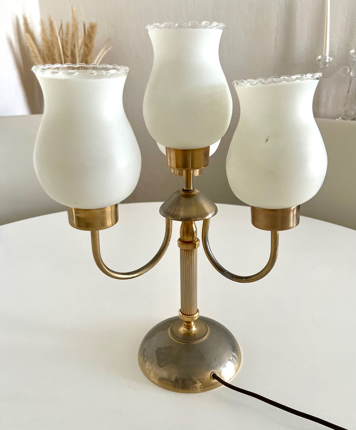Vintage table lamp with 5 lights – frosted glass and gold metal