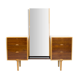 coiffeuse par Robin Day
