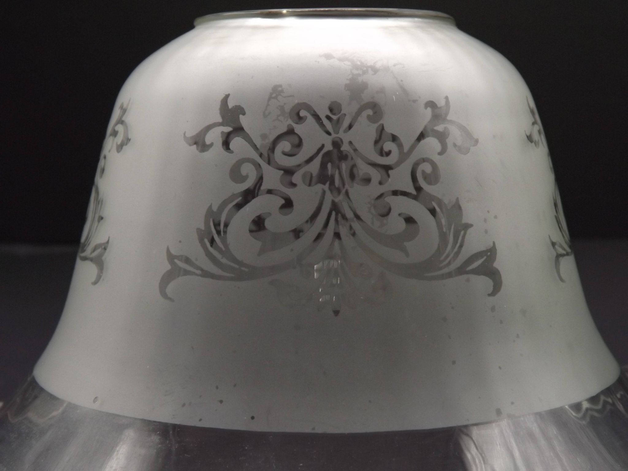 Set of 4 Victorian Style Bell-Shaped Glass Replacement Shades Frilled Edge