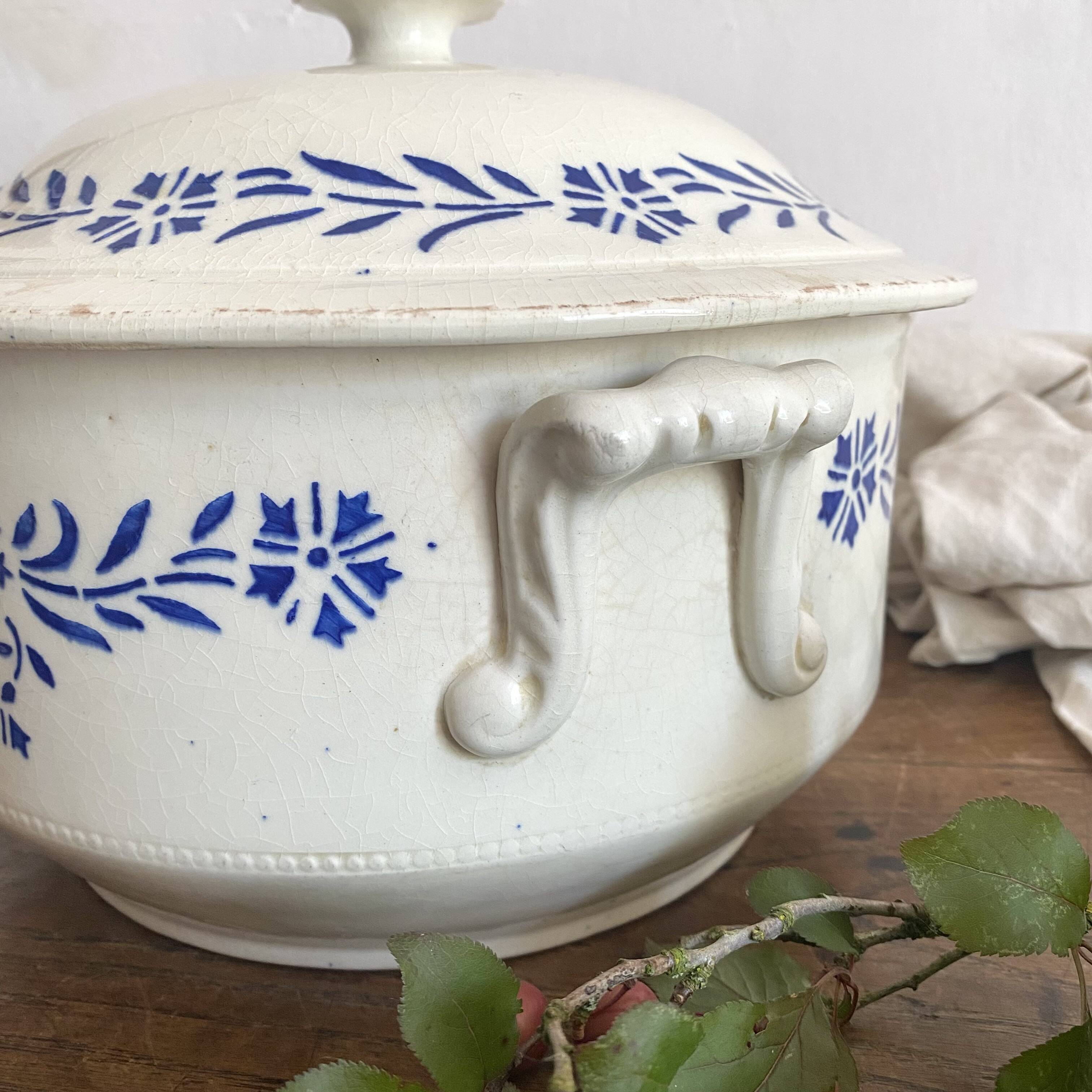 Grande soupière ancienne Sainte Uze