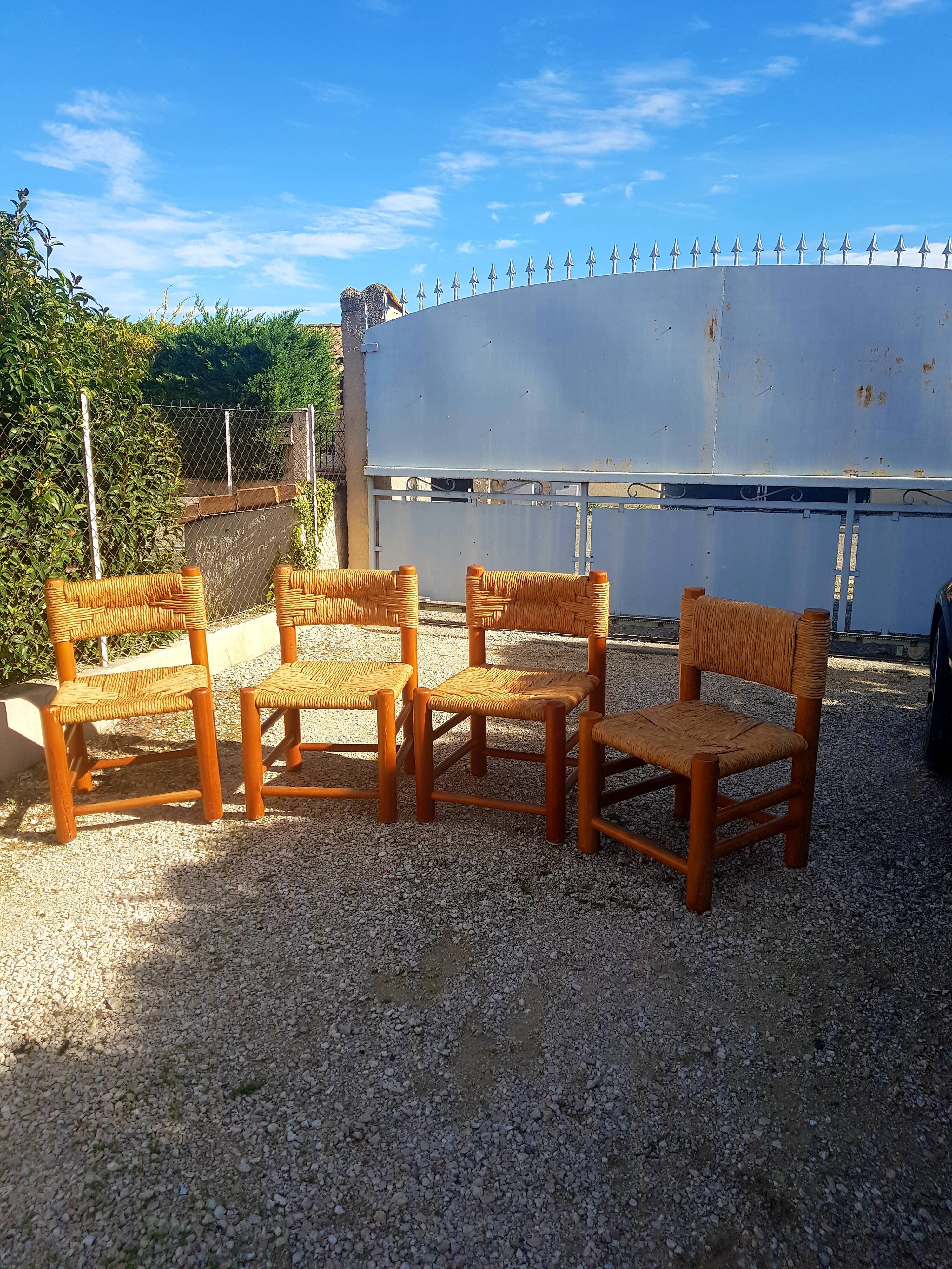 set of 4 mulched pine chairs