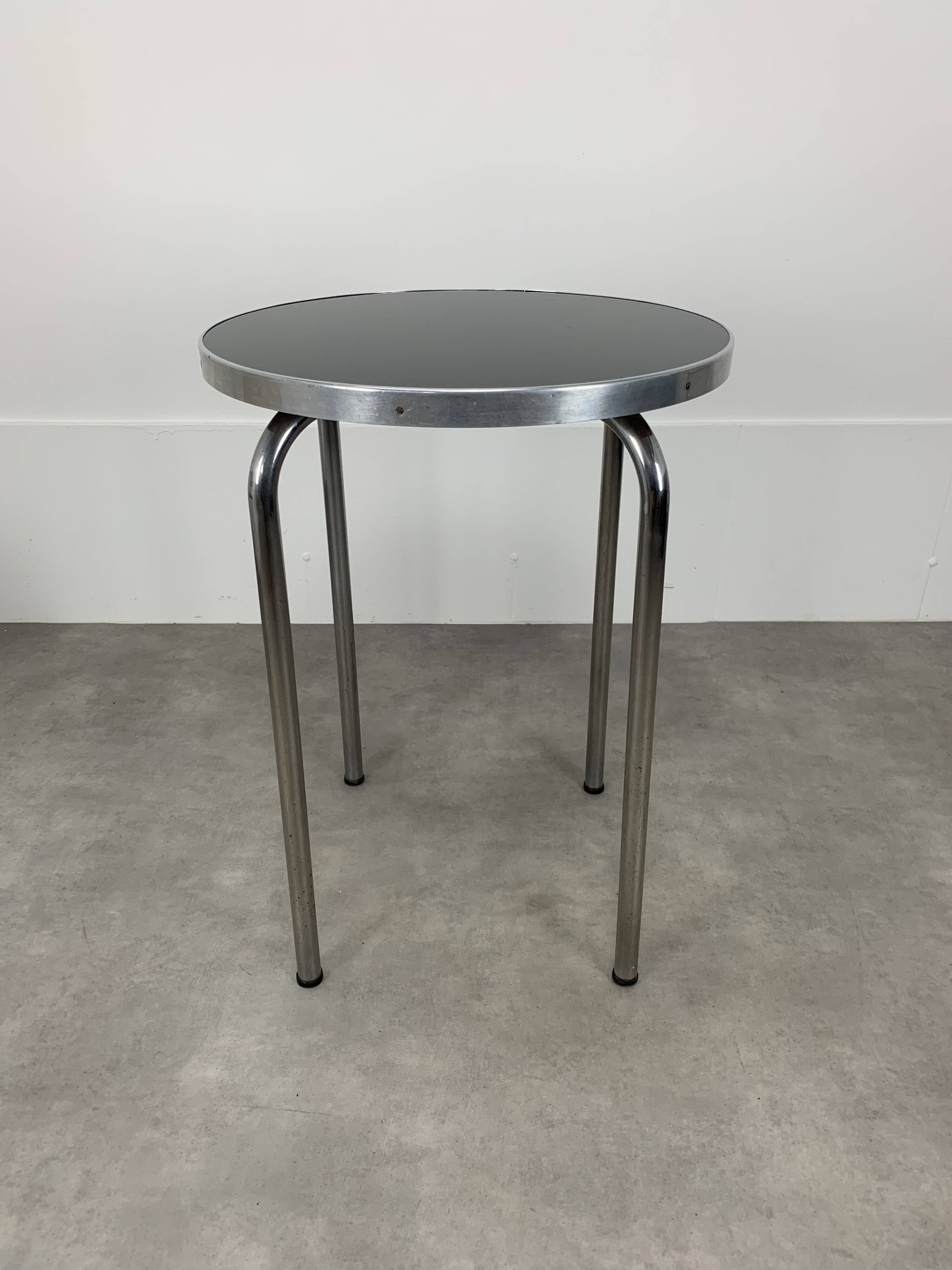 Bauhaus pedestal table, side table