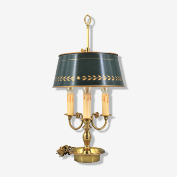 Lampe bouillotte en bronze de style Louis XVI, Trois lumières, Abat-jour peint en vert Craquelé