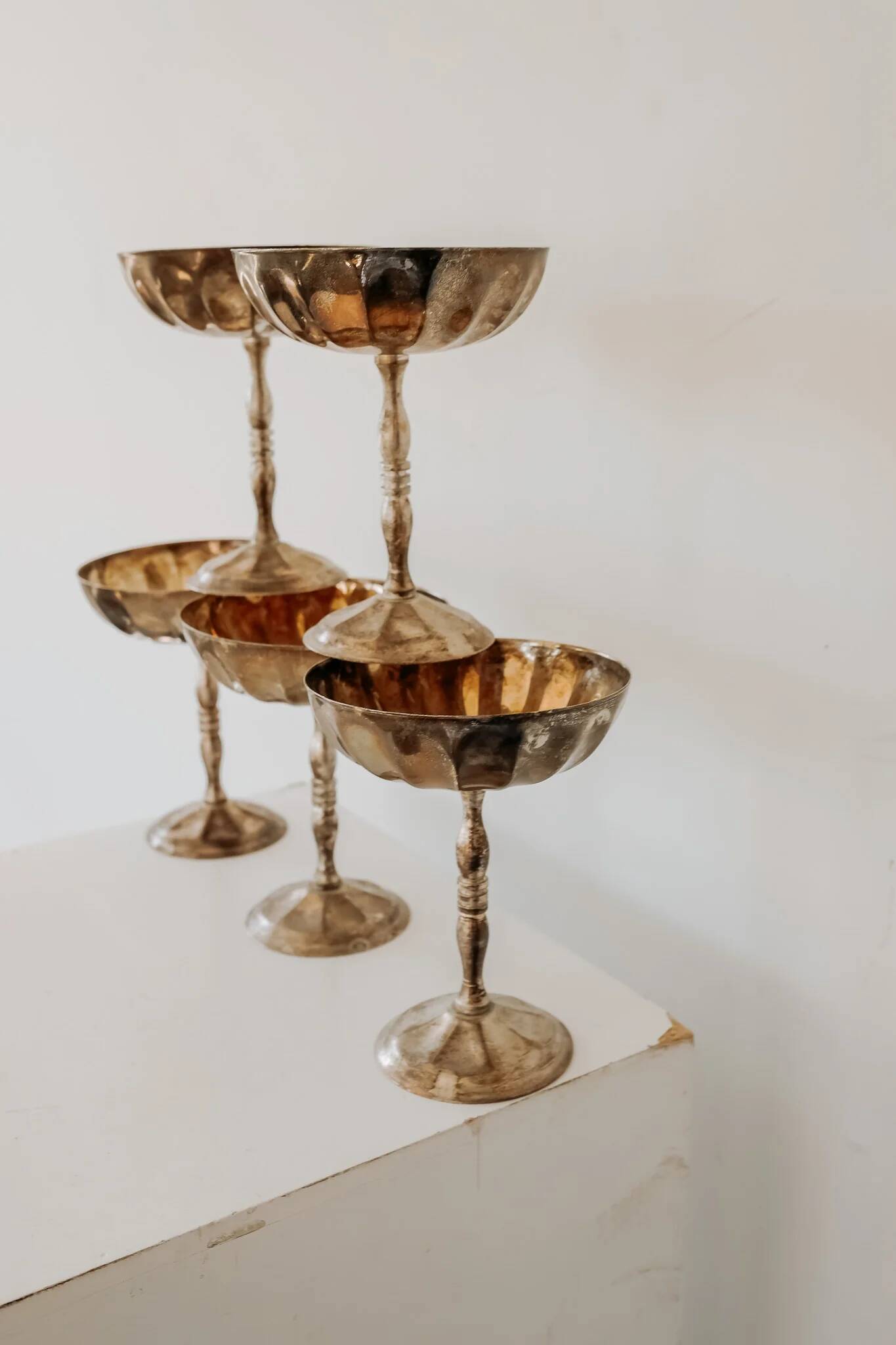 Coupes à champagne vintage en argent plaqué avec intérieur plaqué or — ensemble de 5