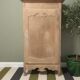 Armoire parisienne bonnetière