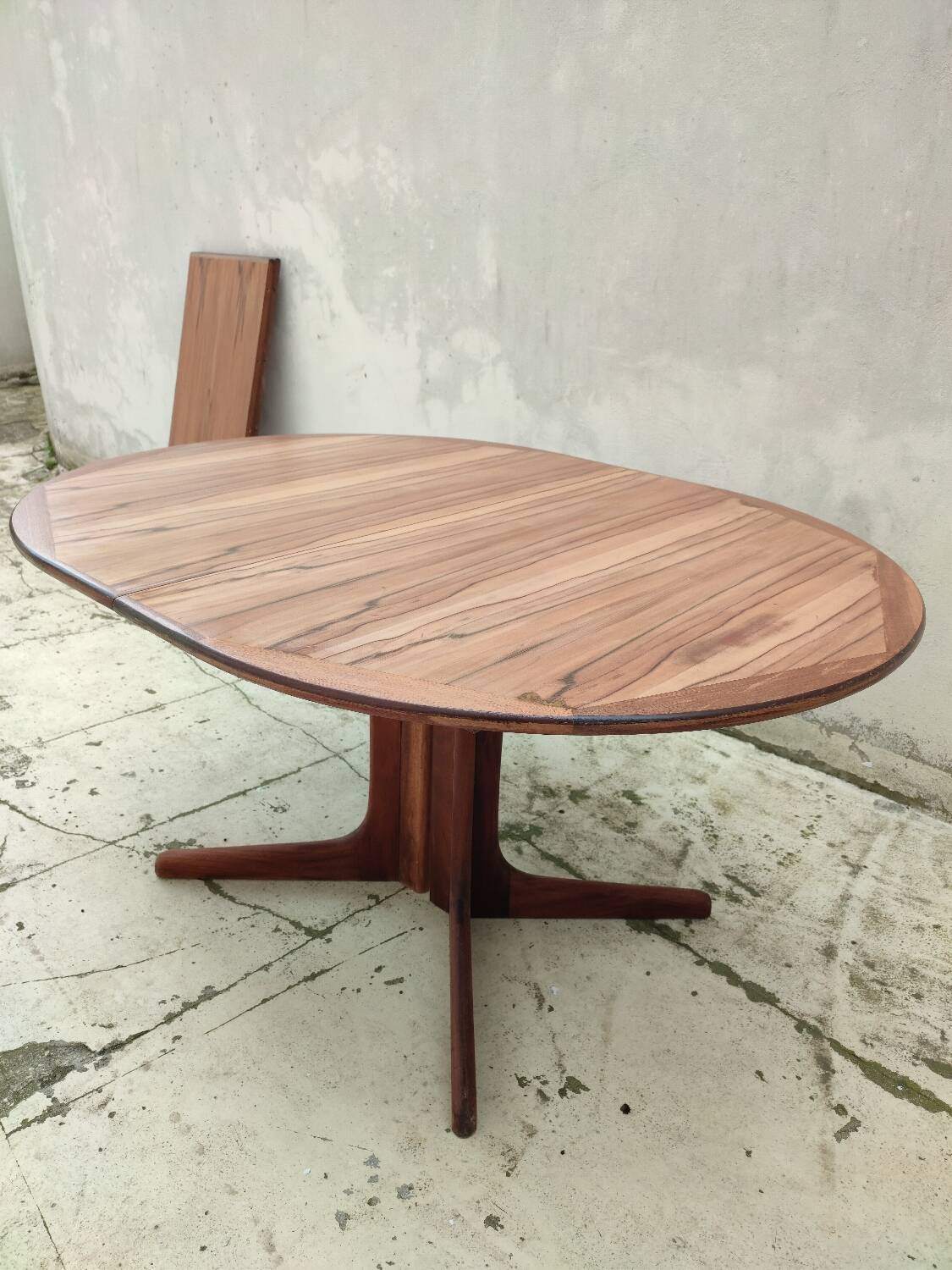 Baumann vintage Scandinavian oval table