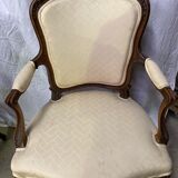 Paire de fauteuils style Louis XV beige