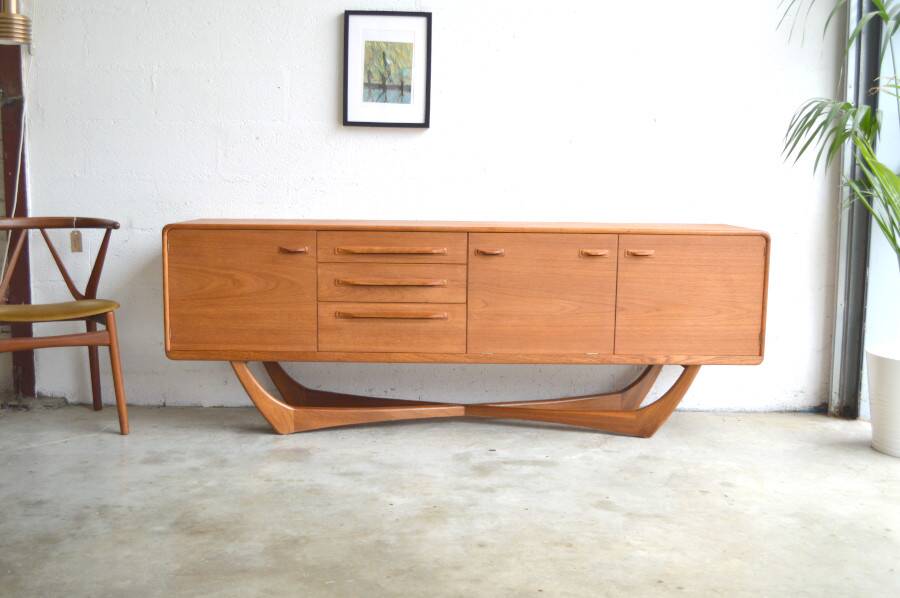 Scottish sideboard by Beithcraft * 205 cm