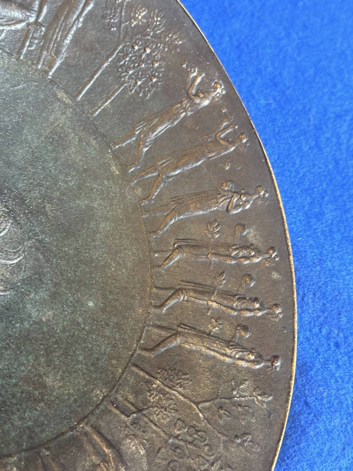 Offering dish / Almsgiving dish in solid bronze