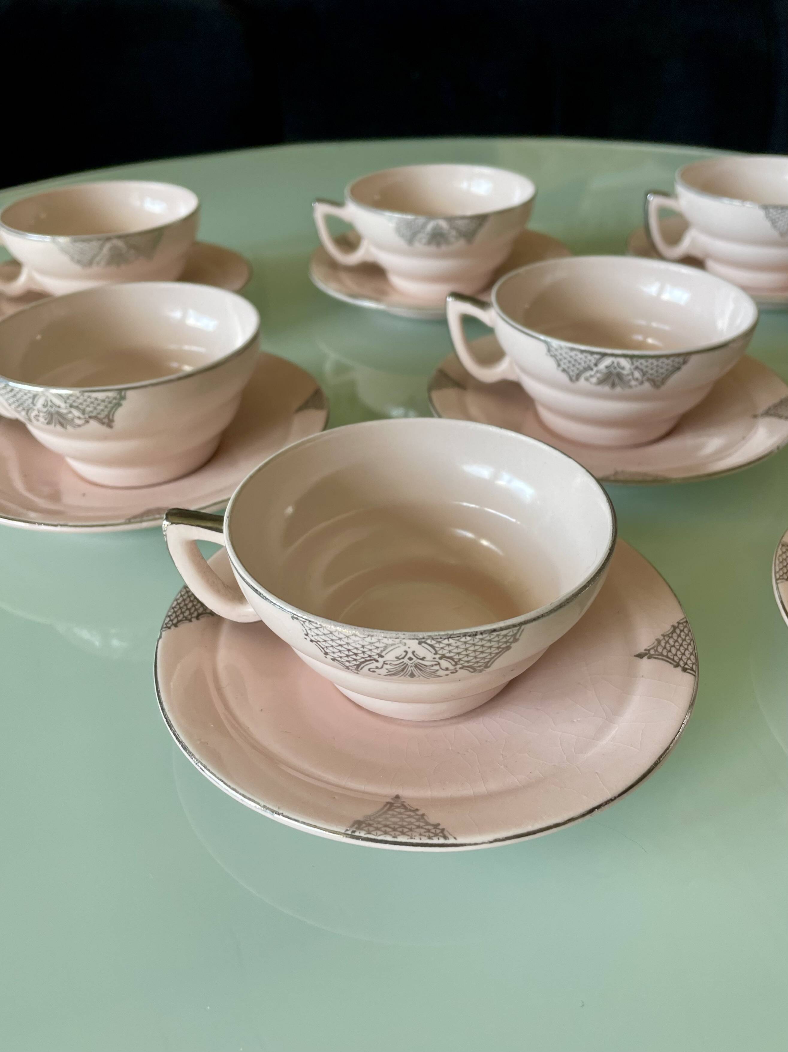 Set de tasses en porcelaine art déco rose et argent 1940