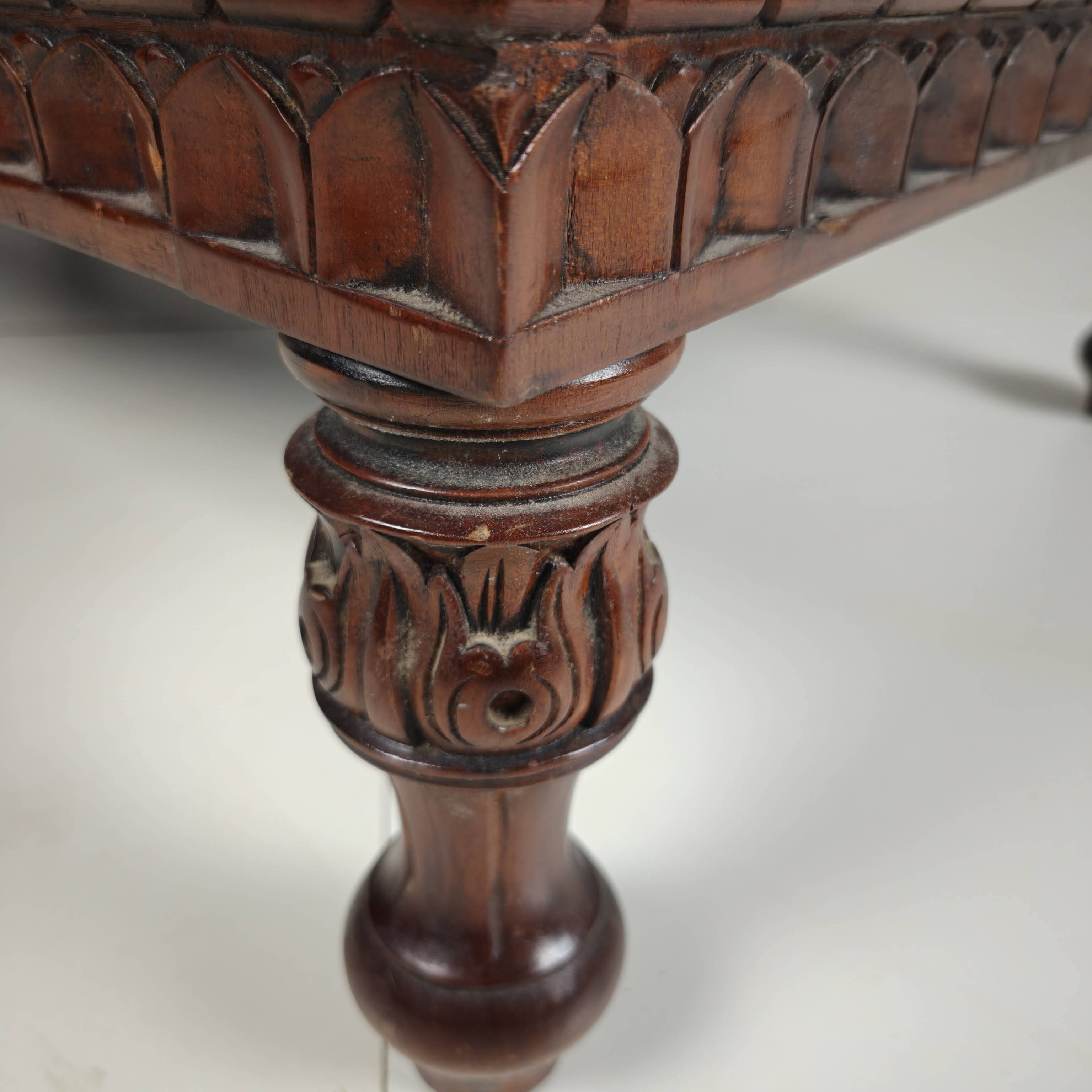 Carved Swan Chaise Longue, 20th Century