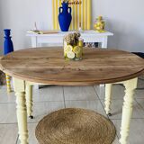 Round folding wooden table