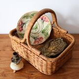Assiette en barbotine ancienne