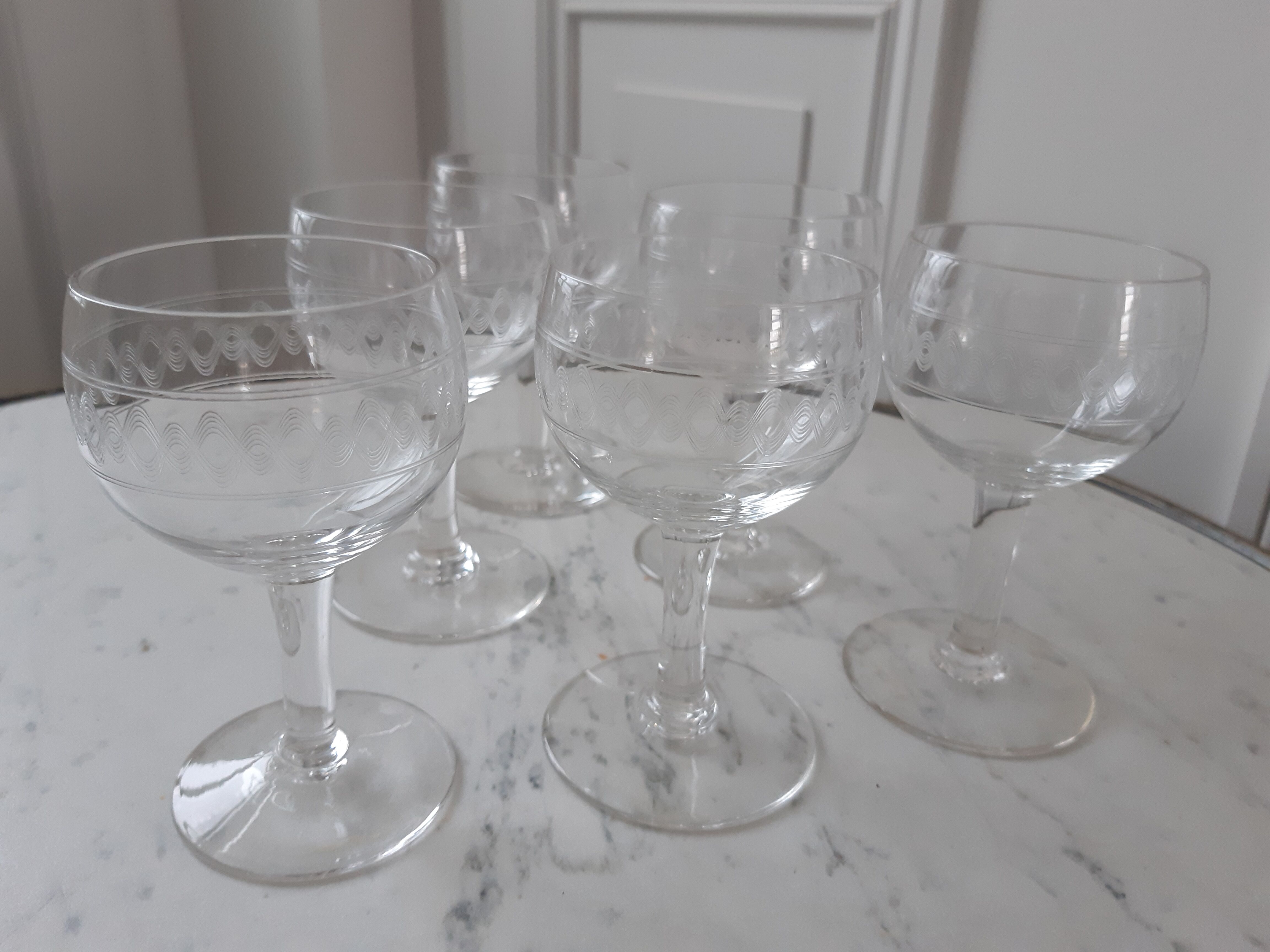 Set of 6 crystal wine glasses engraved 30s-40s