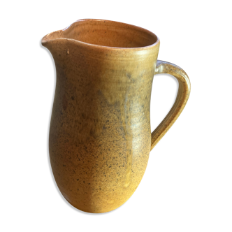 Sandstone pitcher